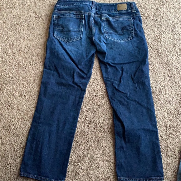 Women’s Crop American Eagle Jeans - Picture 4 of 5